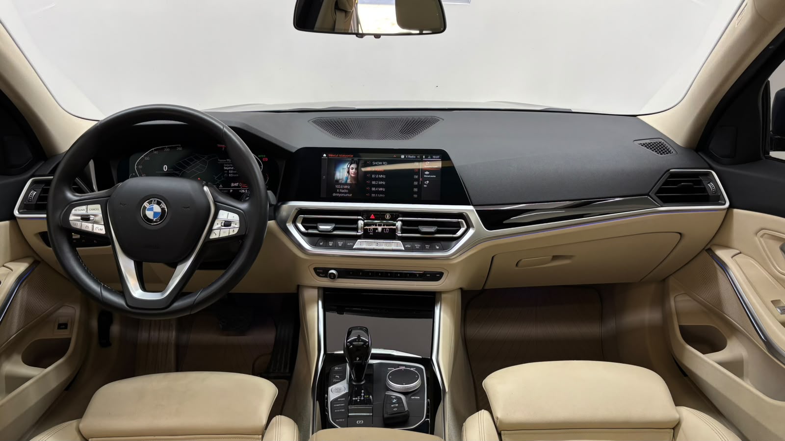 BMW 320i 14